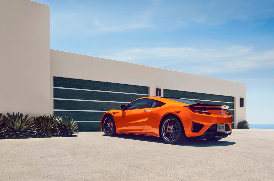  Acura NSX 2018 года  (фото 20 из 57)